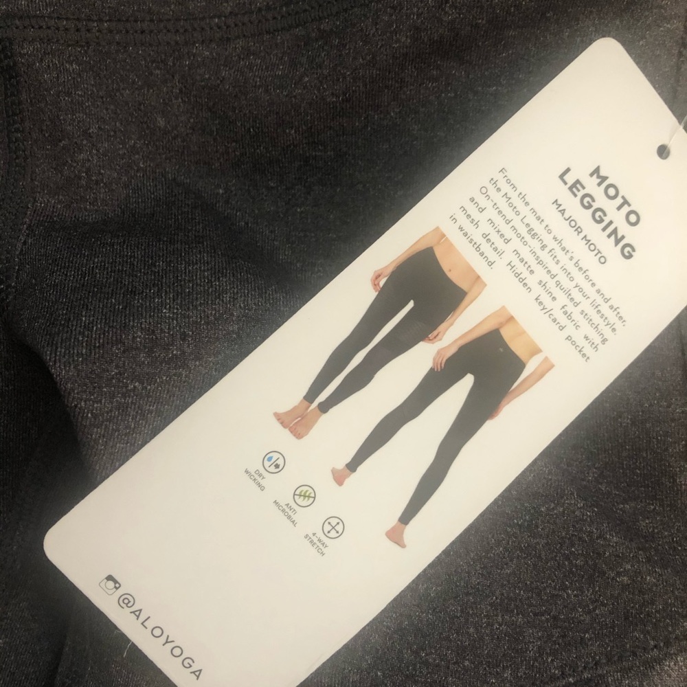 NWT Alo Yoga Moto Legging heather gray pants sz xs HP!! - Picture 2 of 3